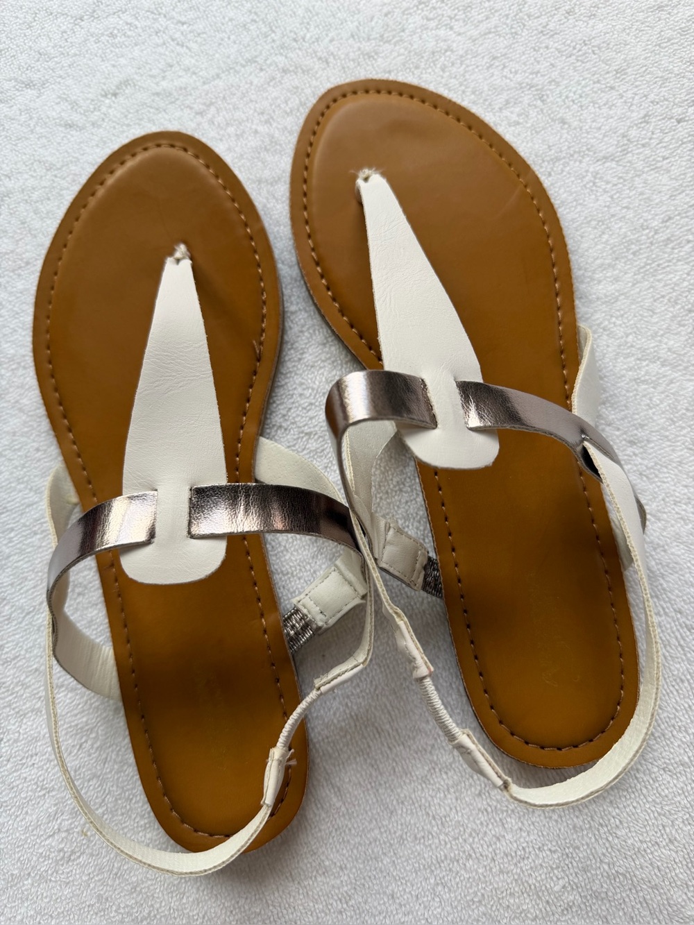 Arizona Jean Sandals 7.5 White & Silver NIB
